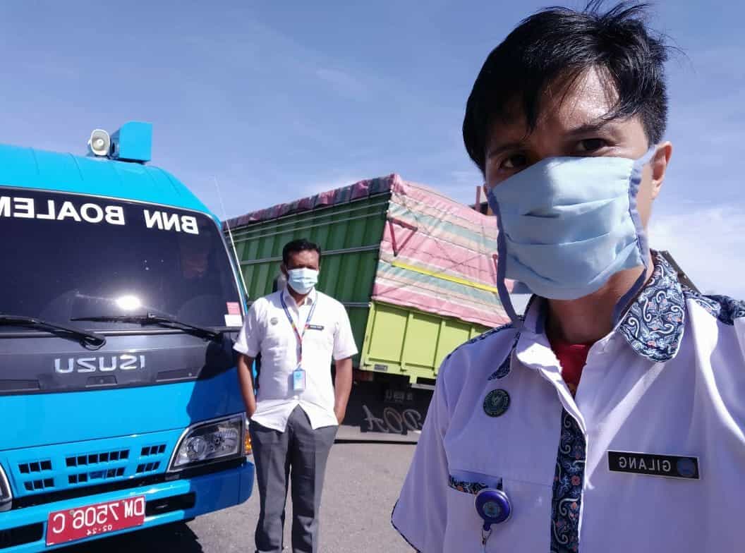DIMASA PANDEMI BNN KABUPATEN BOALEMO INGATKAN WARGA TETAP PATUHI PROTOKOL KESEHATAN DIMASA PANDEMI BNN KABUPATEN BOALEMO INGATKAN WARGA TETAP PATUHI PROTOKOL KESEHATAN