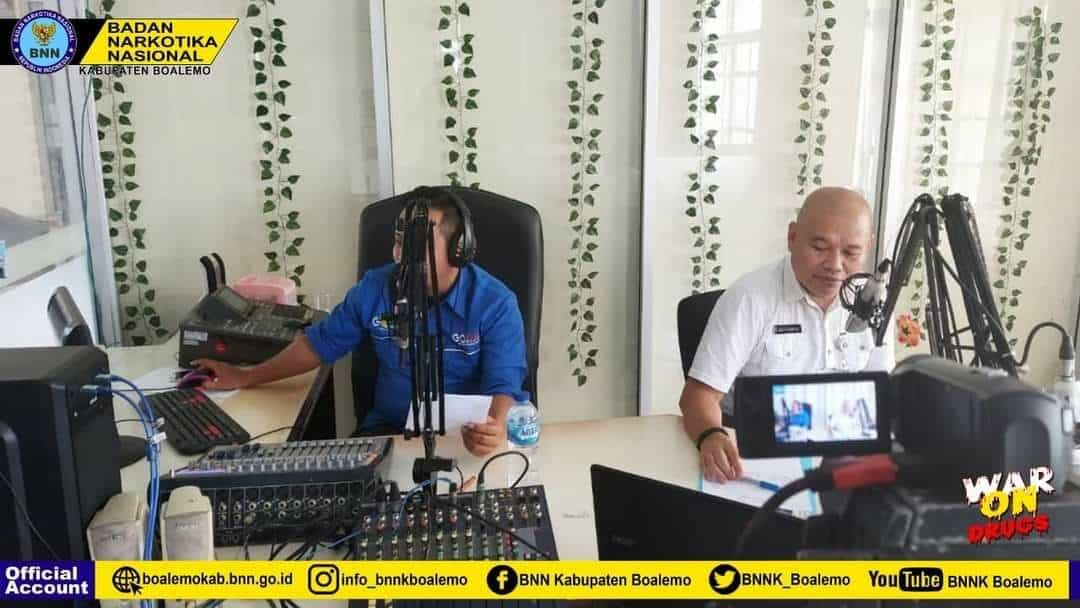 KEPALA BNNK BOALEMO IKUTI DIALOG INTERAKTIF DI GO RADIO KEPALA BNNK BOALEMO IKUTI DIALOG INTERAKTIF DI GO RADIO