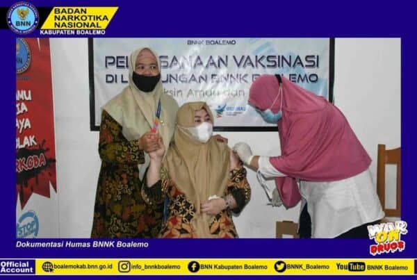 SUKSESKAN VAKSIN COVID 19, HARI INI PEGAWAI BNNK BOALEMO LAKSANKAN VAKSIN TAHAP I