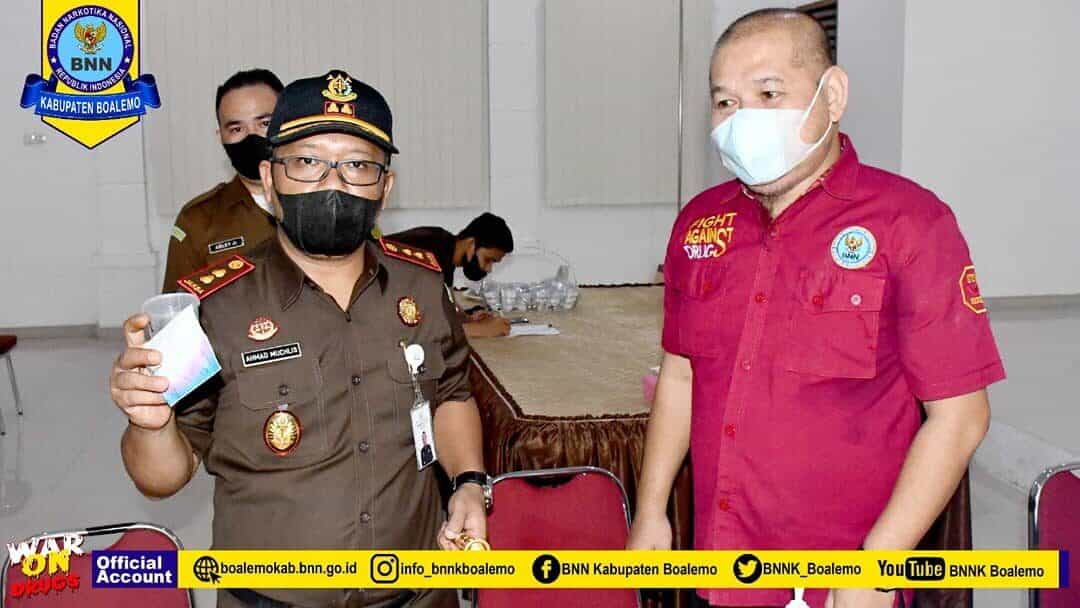 SOSIALISASI BAHAYA DAN DETEKSI DINI PENYALAHGUNAAN NARKOTIKA DI KEJAKSAAN NEGERI BOALEMO SOSIALISASI BAHAYA DAN DETEKSI DINI PENYALAHGUNAAN NARKOTIKA DI KEJAKSAAN NEGERI BOALEMO