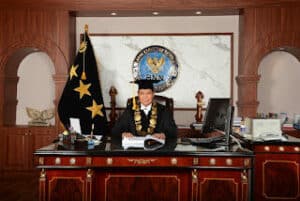 Mengenal Lebih Dekat Komjen Pol. Prof. Dr. Petrus R. Golose Mengenal Lebih Dekat Komjen Pol. Prof. Dr. Petrus R. Golose