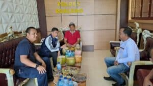 Semangat Bersama di Polres Boalemo: Kepala BNNP Gorontalo Ajak Anggota Senam Zumba Bersinar Semangat Bersama di Polres Boalemo: Kepala BNNP Gorontalo Ajak Anggota Senam Zumba Bersinar
