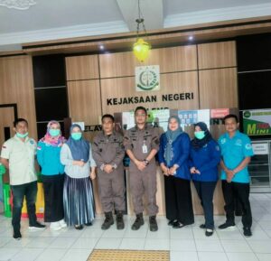 BNNK Boalemo Lakukan Tes Urin Pegawai Kejaksaan Negeri Boalemo BNNK Boalemo Lakukan Tes Urin Pegawai Kejaksaan Negeri Boalemo